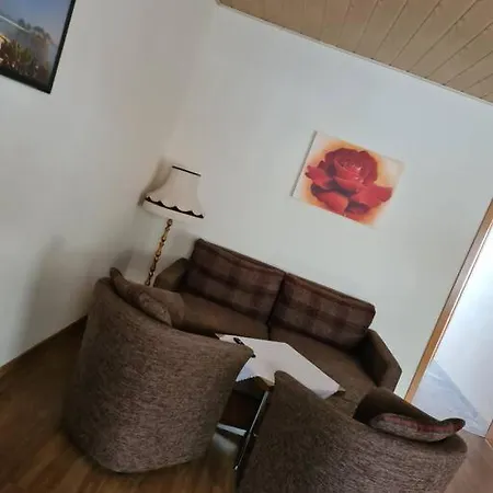 Gemuetliche Ferienwohnung Am Waldrand Elgersburg Exterior photo